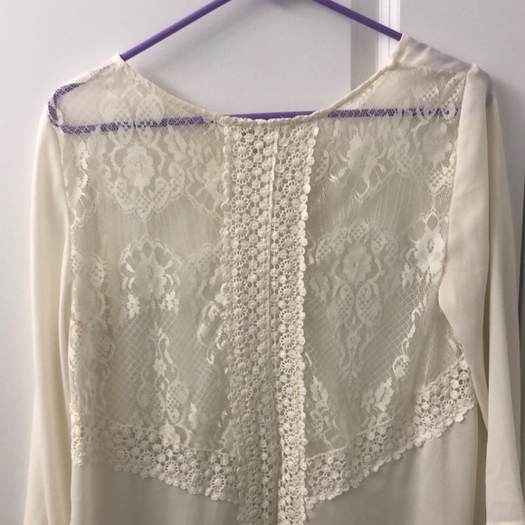 Gorgeous cream colored blouse - Picture 2 of 2